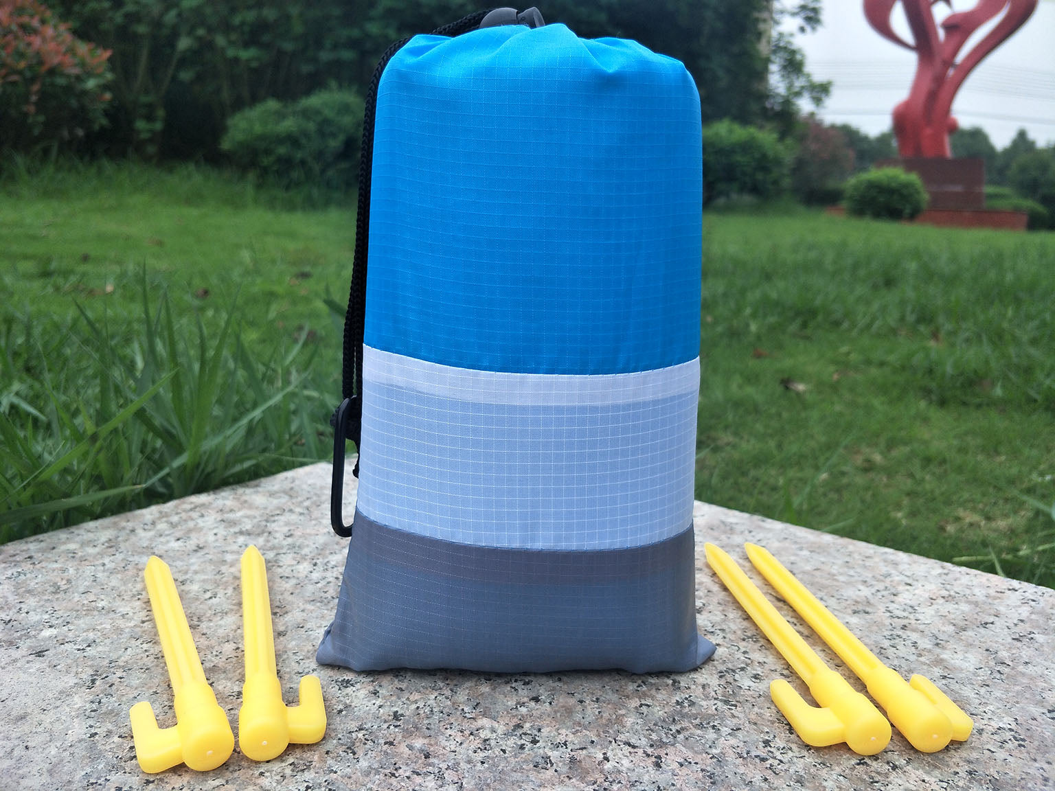 Outdoor Camping Waterproof Beach Mat Portable Foldable Polyester Picnic Mat New Model eprolo