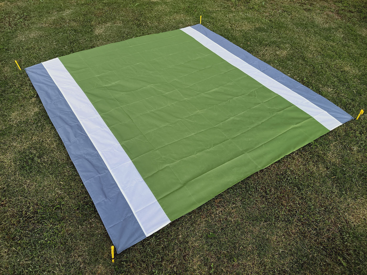 Outdoor Camping Waterproof Beach Mat Portable Foldable Polyester Picnic Mat New Model eprolo