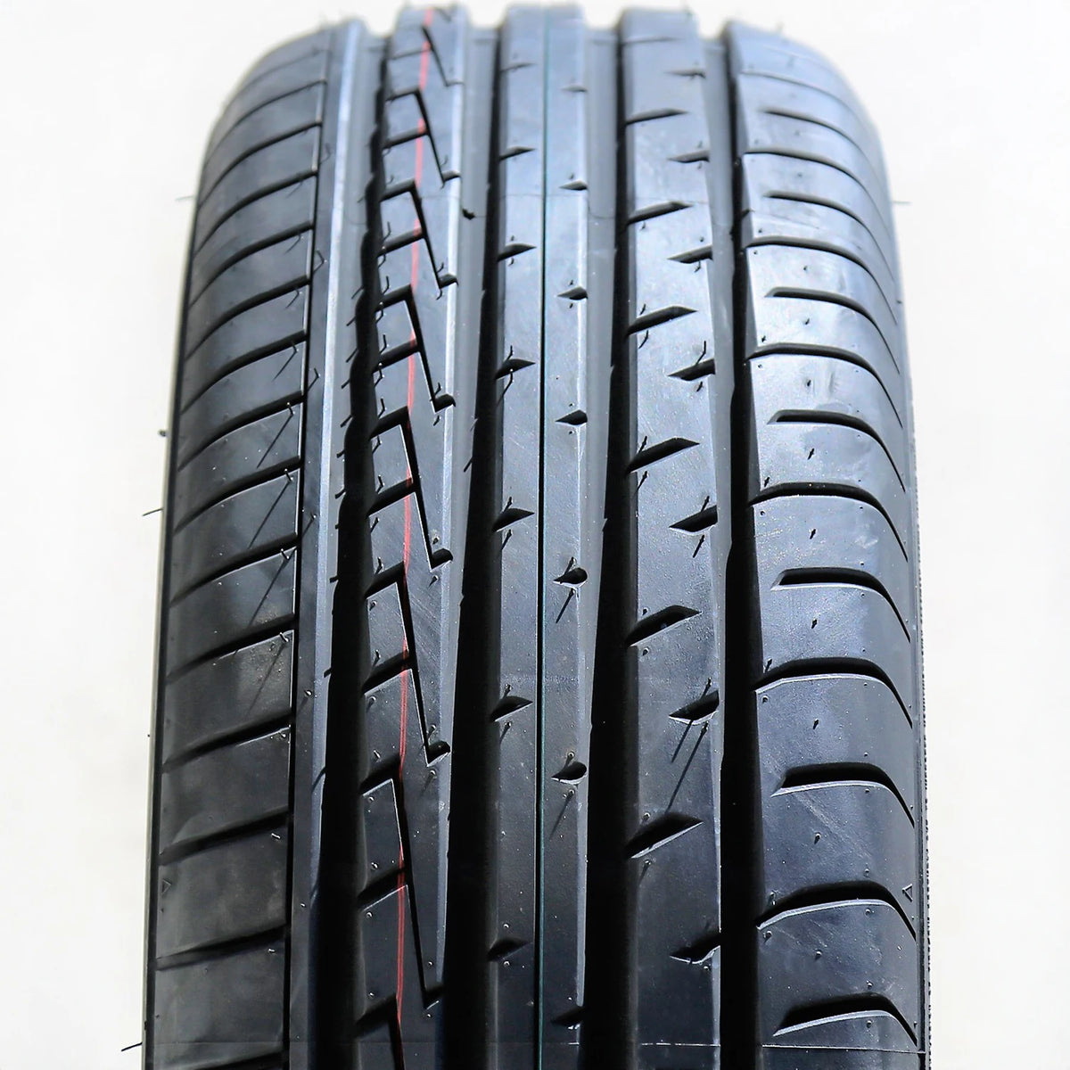 Cosmo TigerTail 235/60R18 107V XL Tires – Set of 4