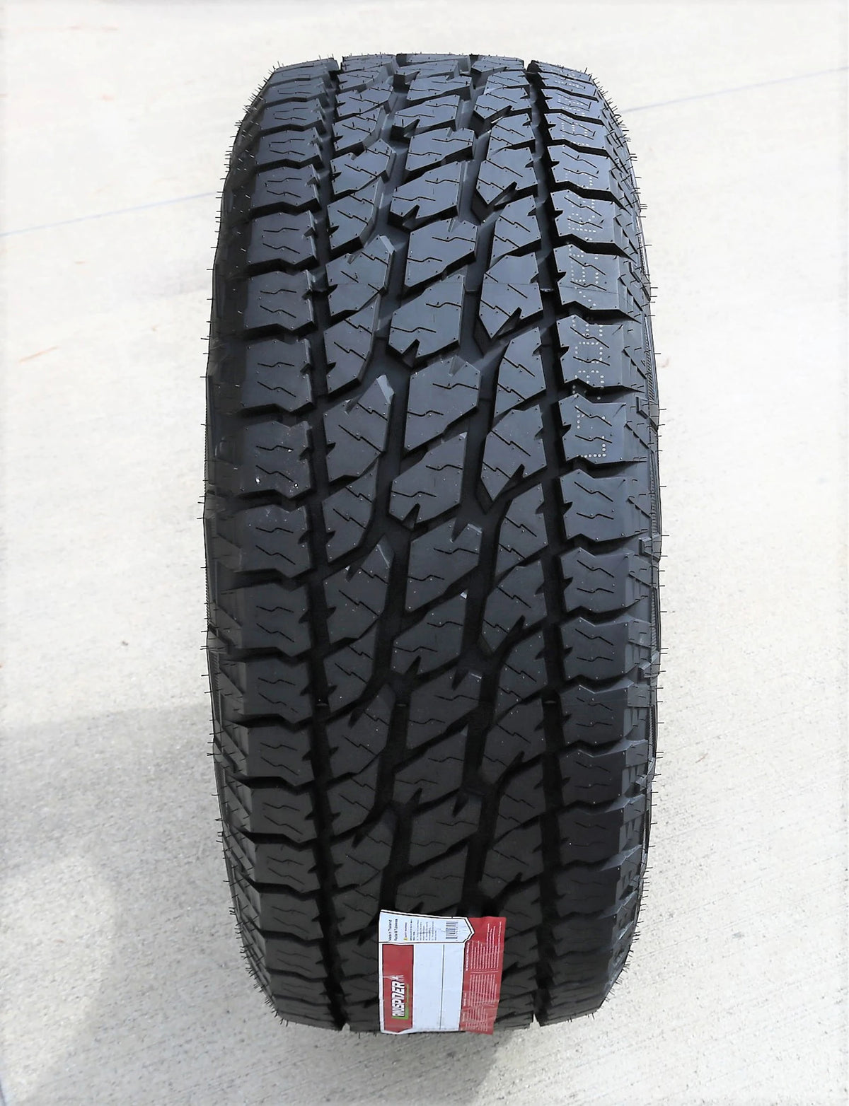 Landspider Wildtraxx A/T 265/50R20 111T XL Tire