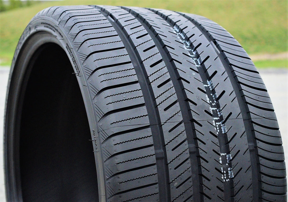 Atlas Force UHP 285/40R22 110V XL Tire