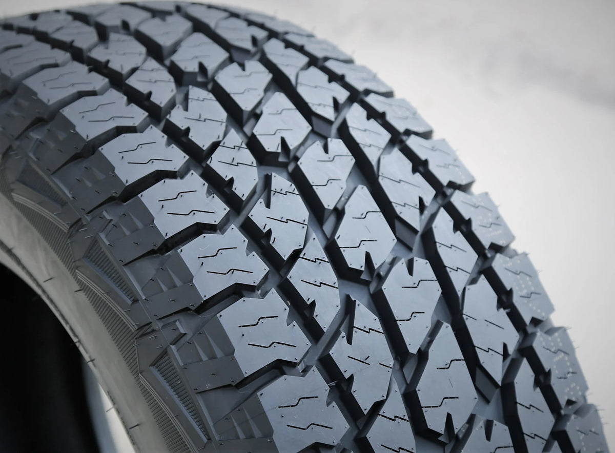 Landspider Wildtraxx A/T 265/50R20 111T XL Tire