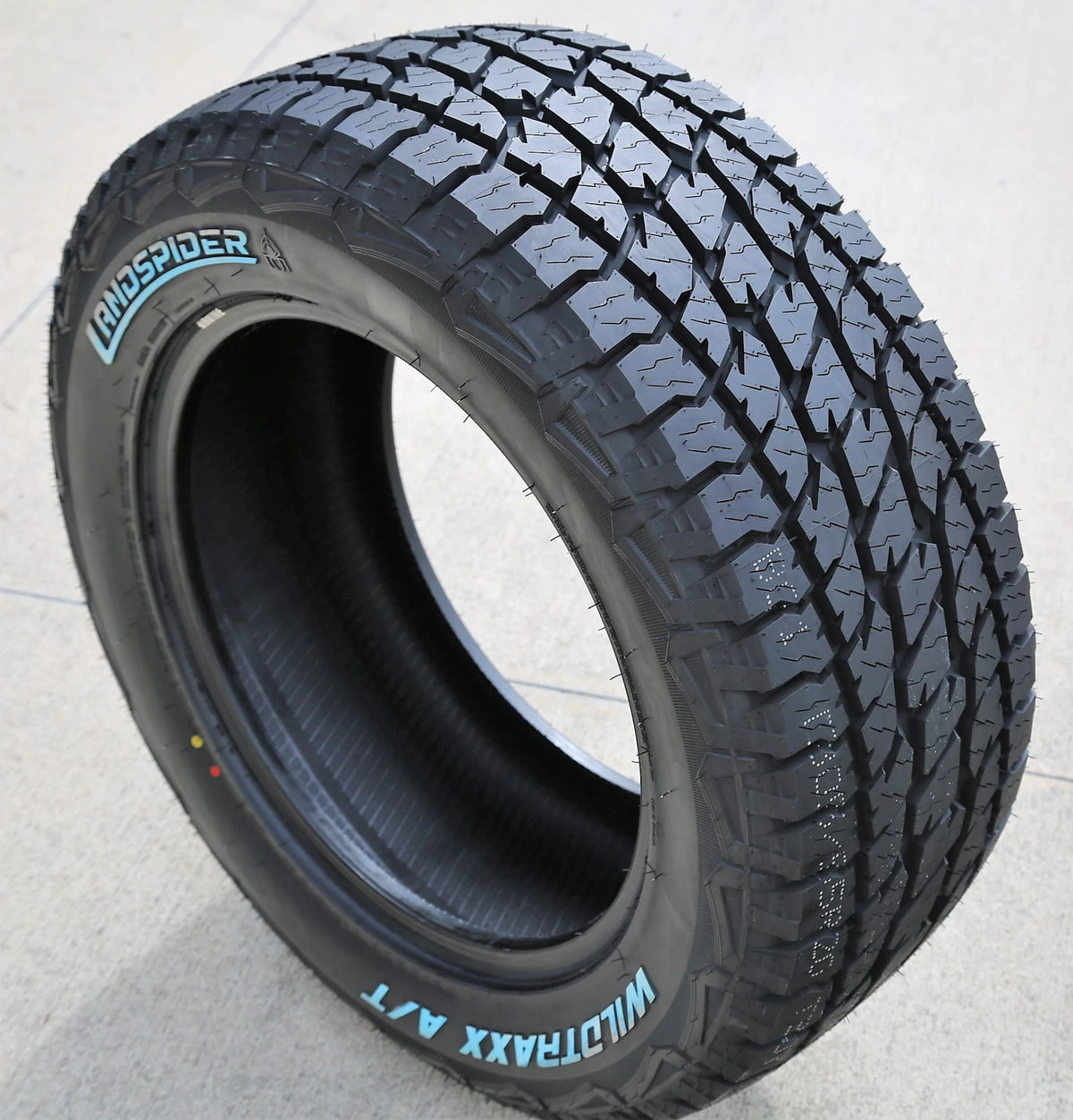 Landspider Wildtraxx A/T 265/50R20 111T XL Tire