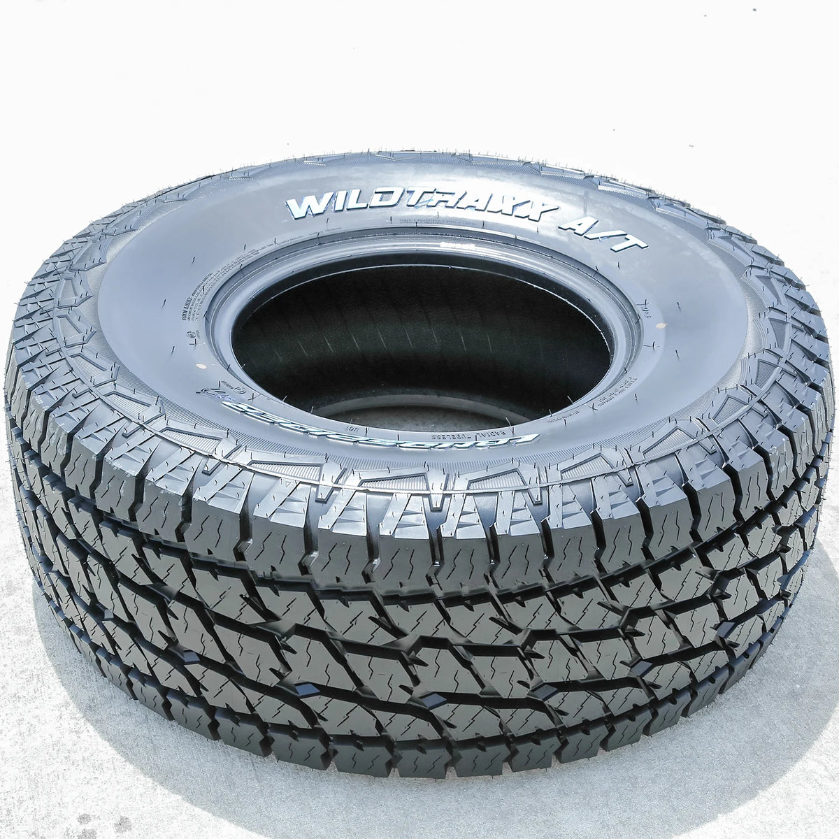 Landspider Wildtraxx A/T 245/65R17 111T XL Tire