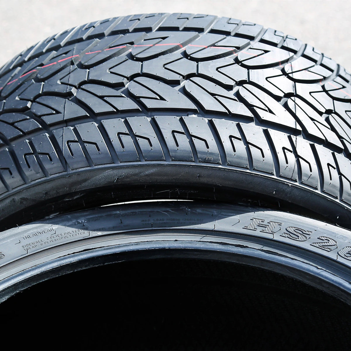 Fullway HS266 285/45R22 114V XL Tire