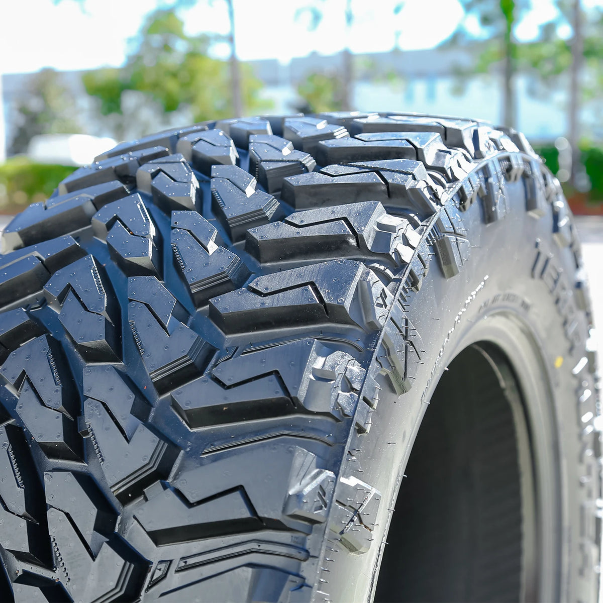 Venom Power Terra Hunter M/T LT 35X12.50R20 Load Range F Tire
