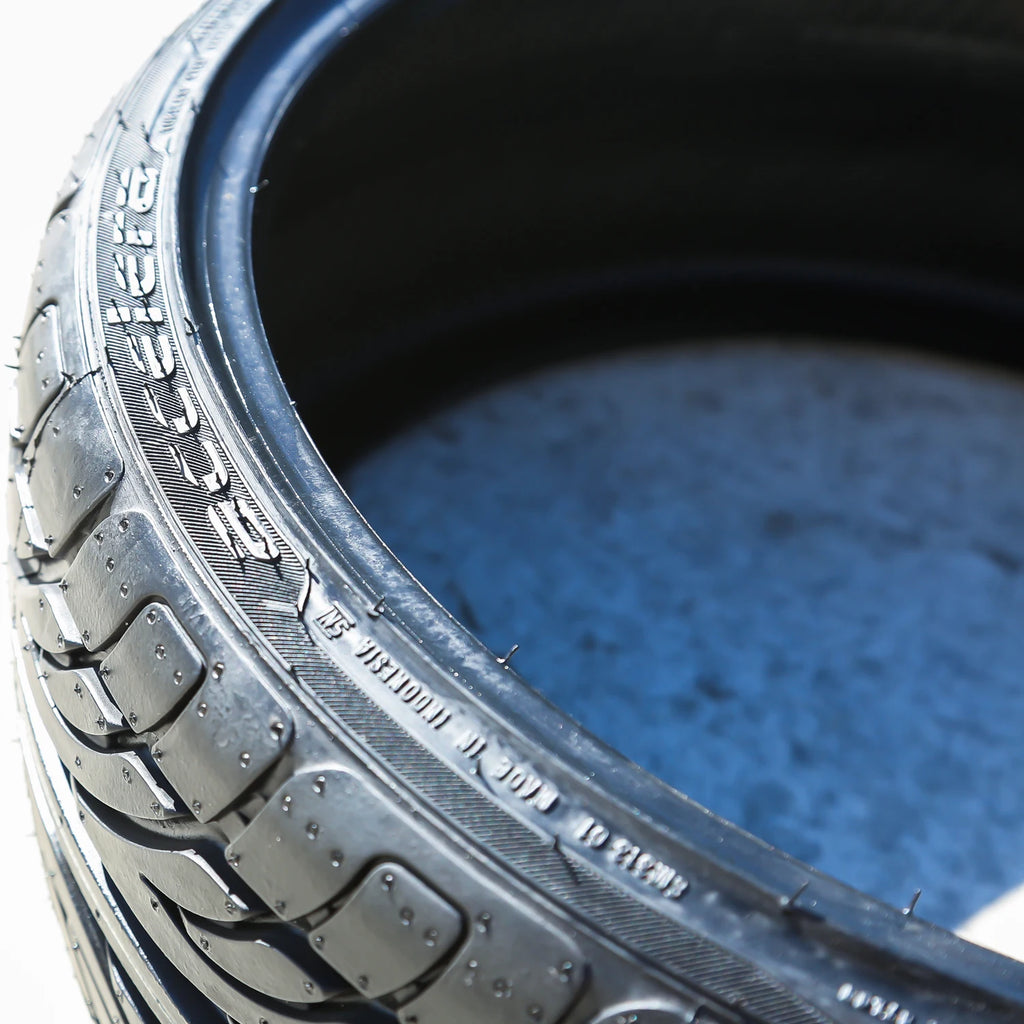 Accelera Alpha 205/35ZR18 81Y XL Tire