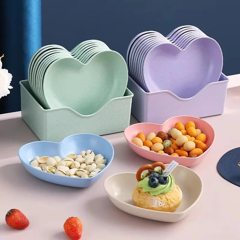 Heart-Shaped Plastic Snack Plates — 5 Pieces
