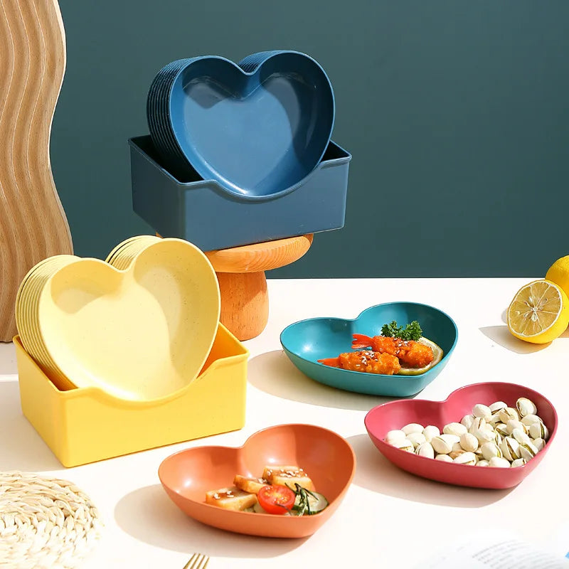 Heart-Shaped Plastic Snack Plates — 5 Pieces