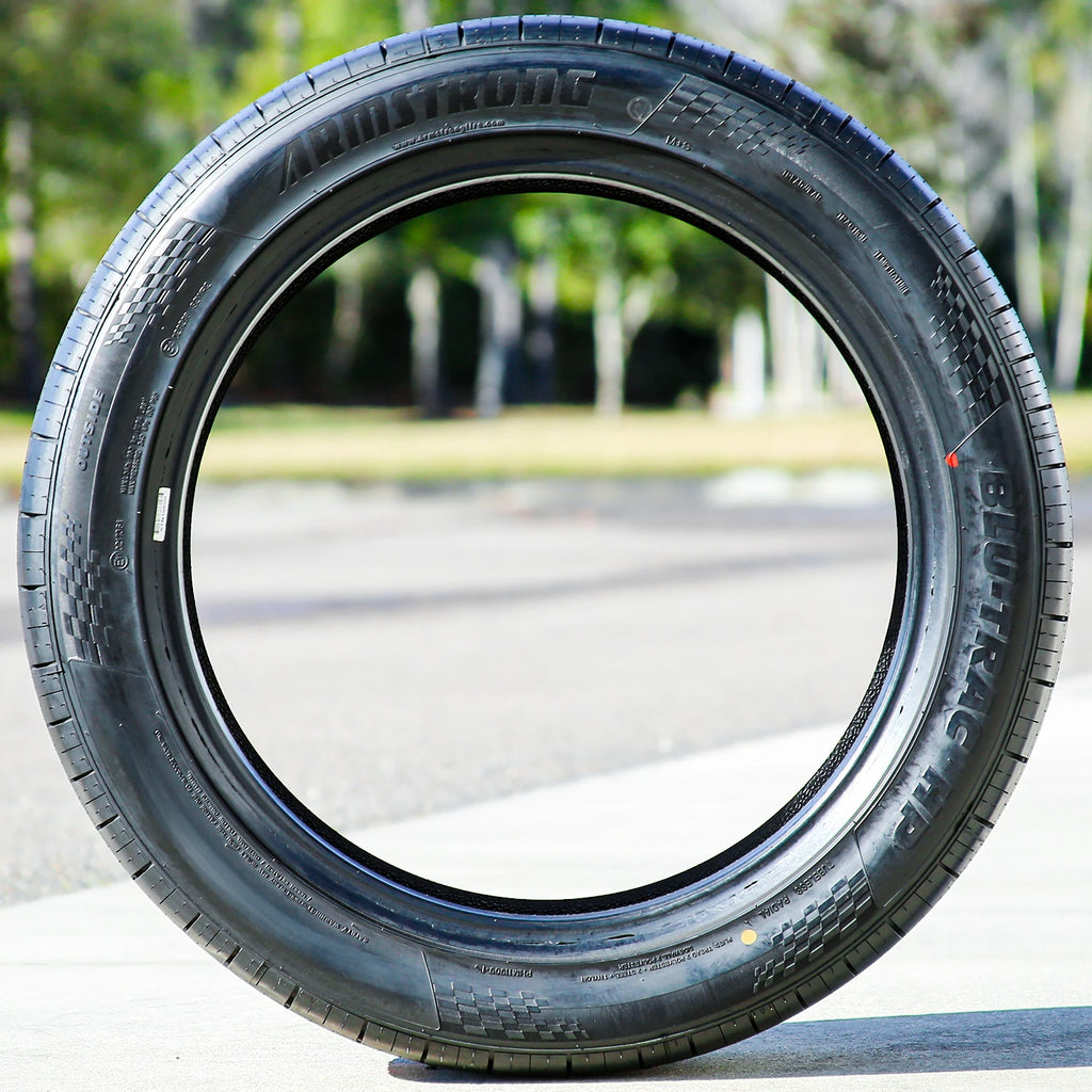 Armstrong Blu-Trac HP 245/35R18 92Y XL Tire