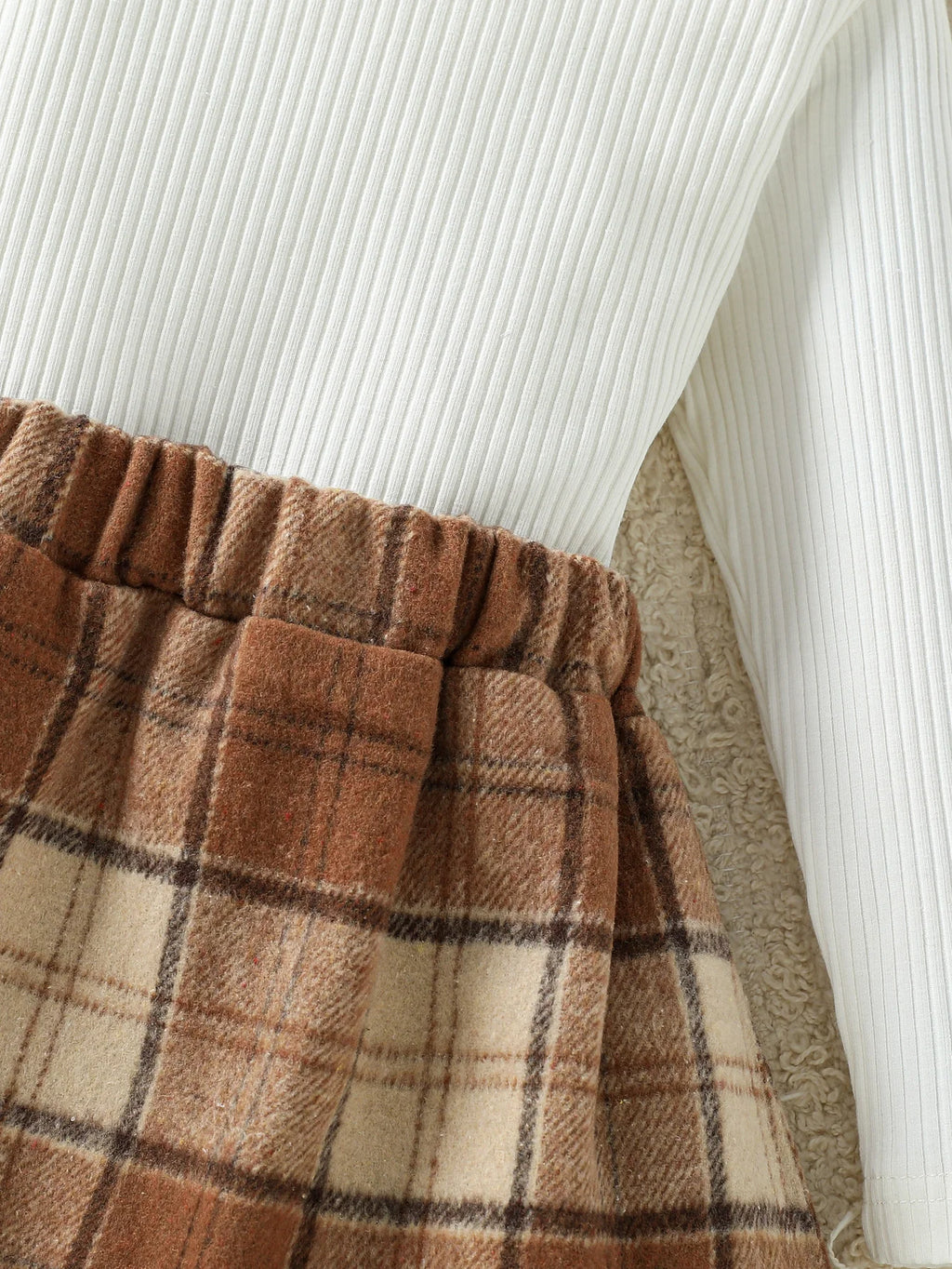 Girls' Four-Piece Autumn Outfit with Plaid Skirt