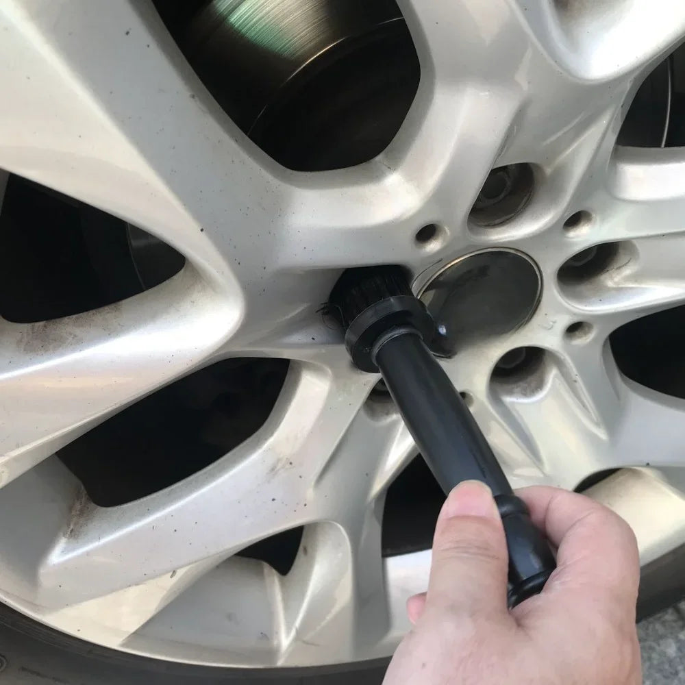 Wheel & Lug Nut Cleaning Brush