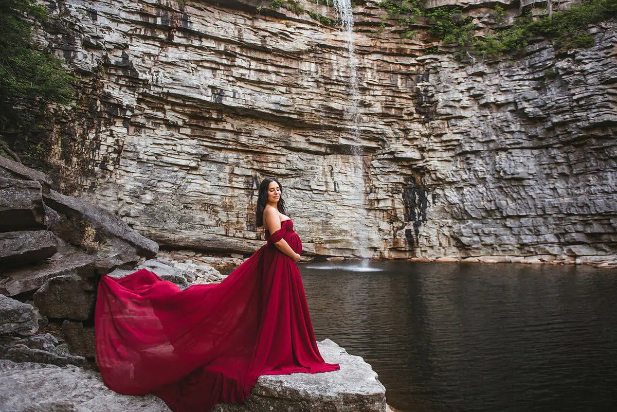 Floor-Length Lace Maternity Photography Gown
