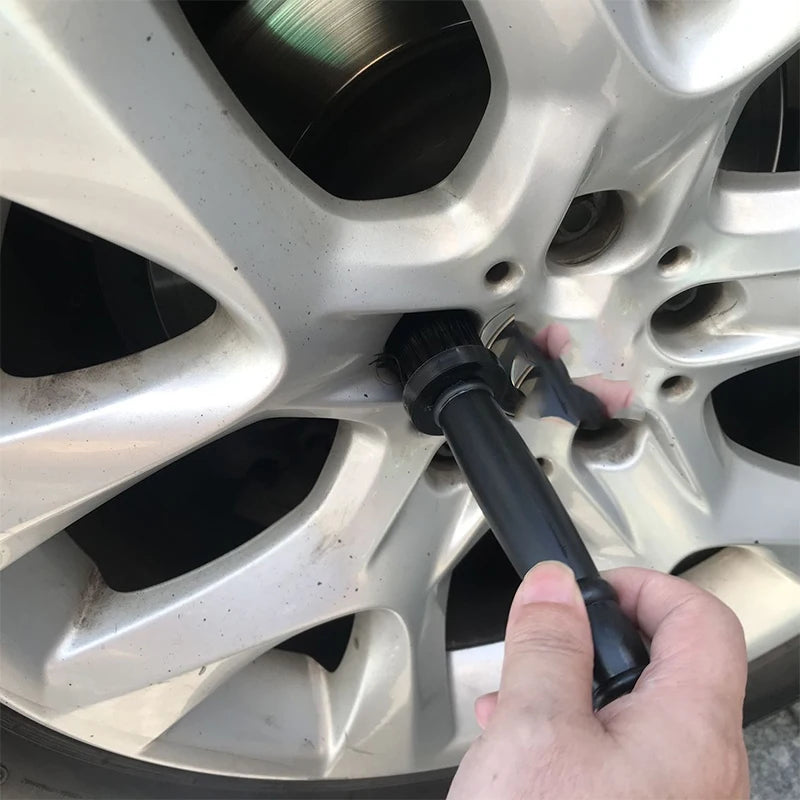 Wheel & Lug Nut Cleaning Brush
