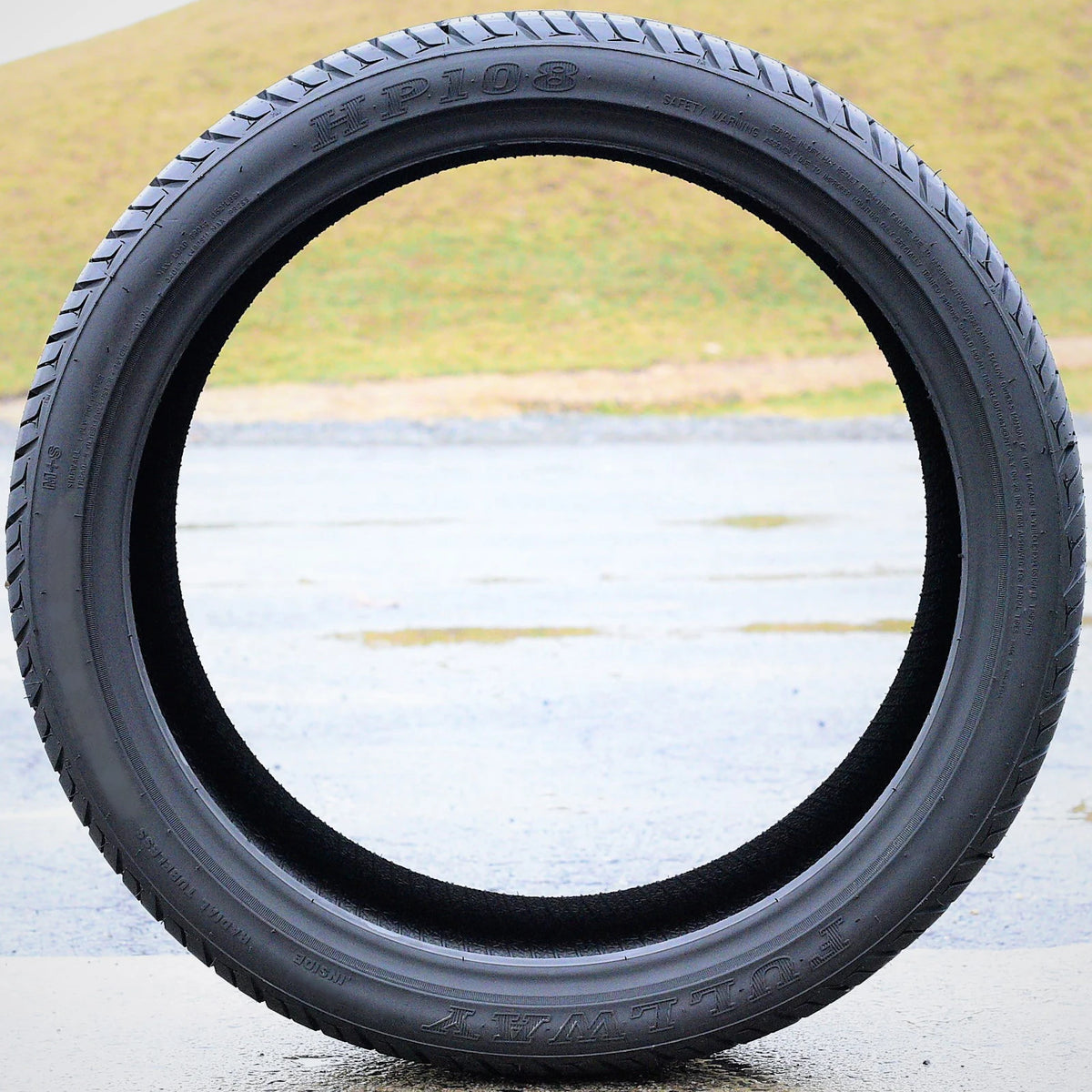 Fullway HP108 215/35ZR18 84W XL Tire