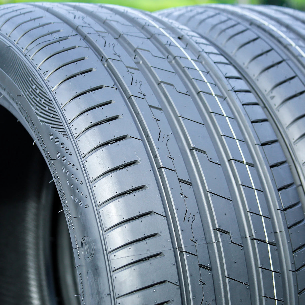 Accelera Iota EVT 195/50R16 88V XL Tire