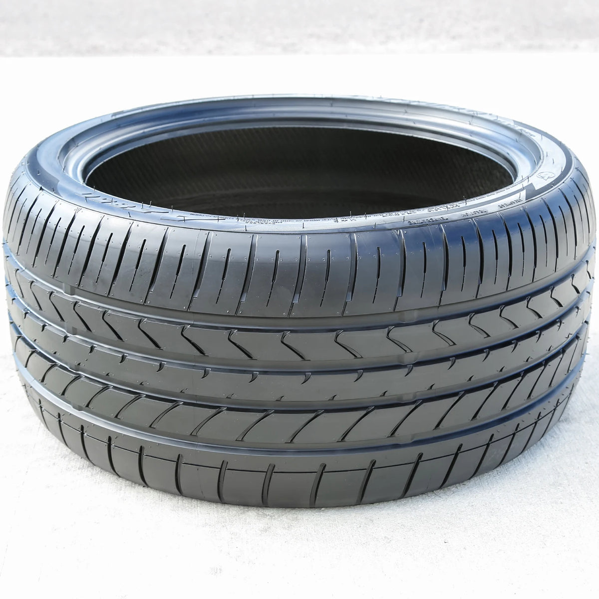 Atturo AZ850 305/30R19 102Y XL (DC) Tires – Set of 4