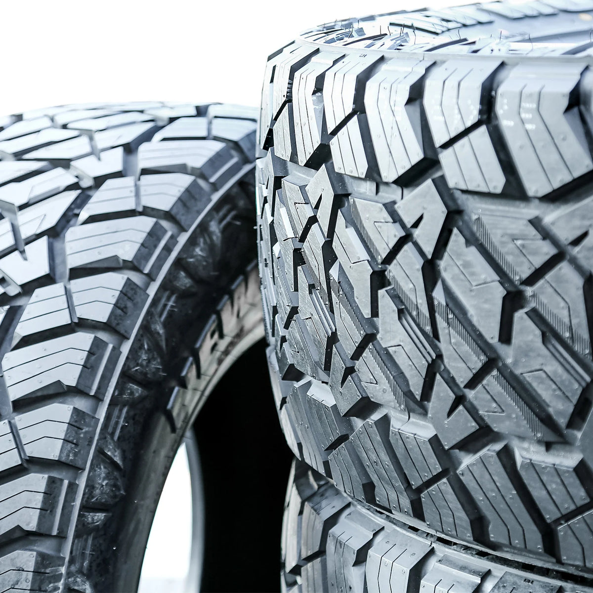 Predator New Mutant X-AT 245/60R18 109H XL Tire