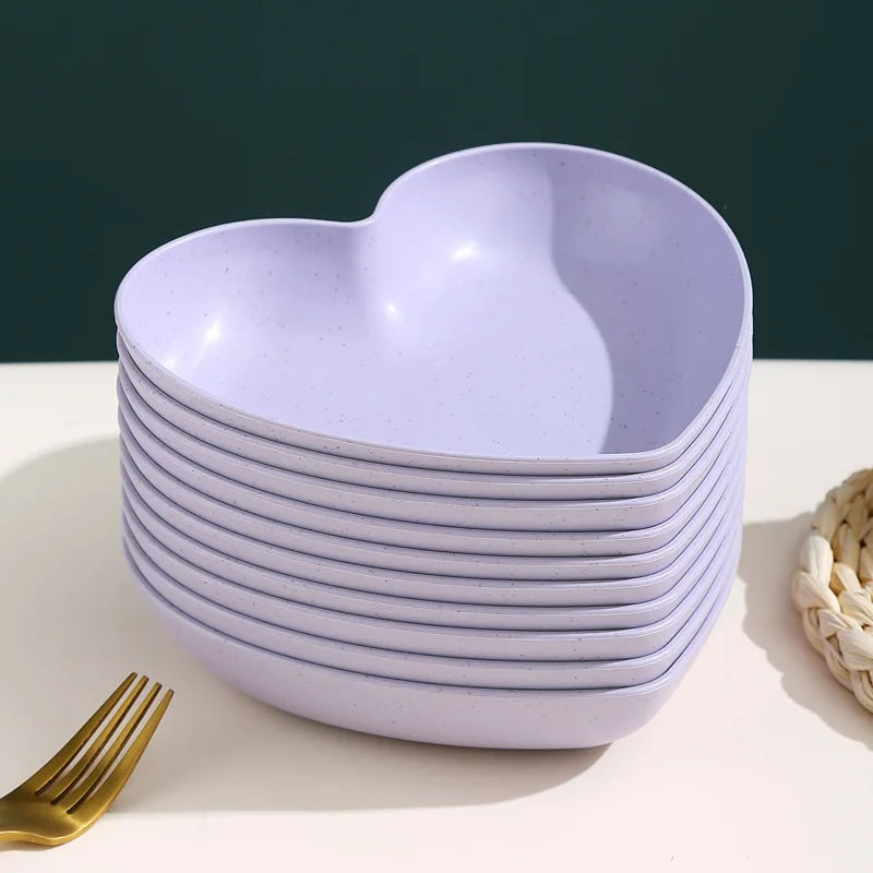Heart-Shaped Plastic Snack Plates — 5 Pieces