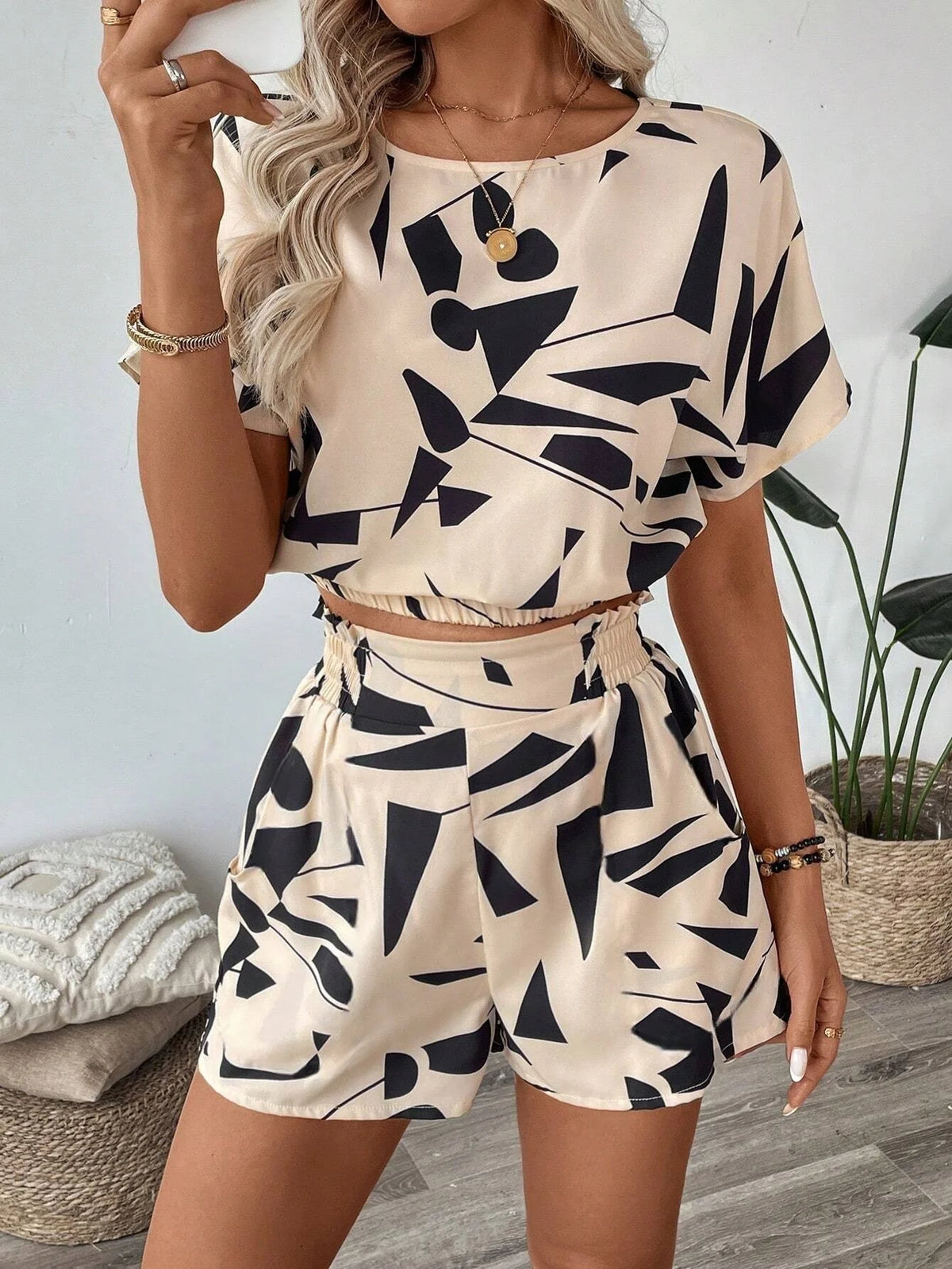 Women's Leaf-Print Tee and Shorts Set