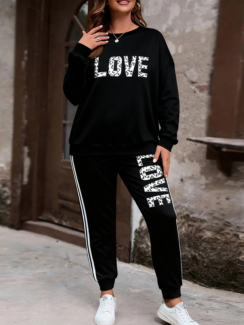 Women's Leopard LOVE Sweatshirt and Pants Set — Plus Sizes