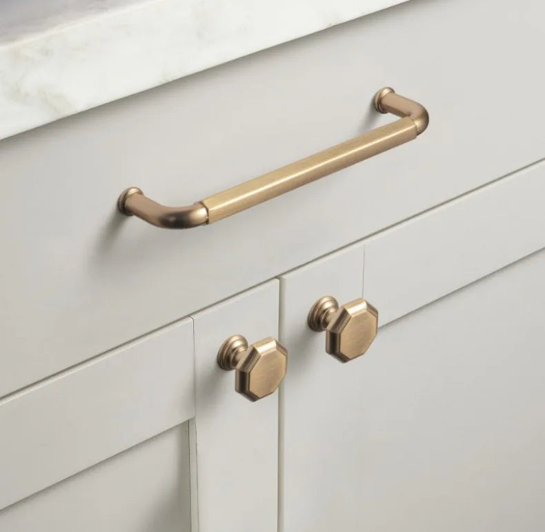Antique Brass Zinc-Alloy Cabinet Handles – 128 mm Centers