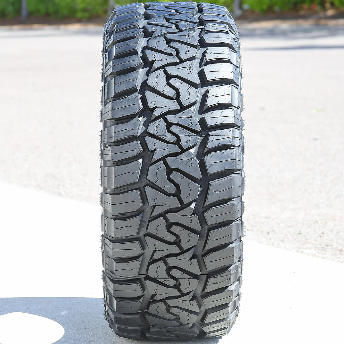 Evoluxx Rotator R/T LT 285/60R20 Load Range E Tires – Set of 4