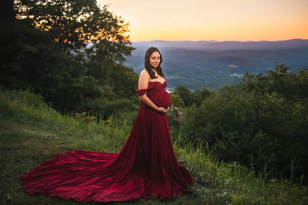 Floor-Length Lace Maternity Photography Gown